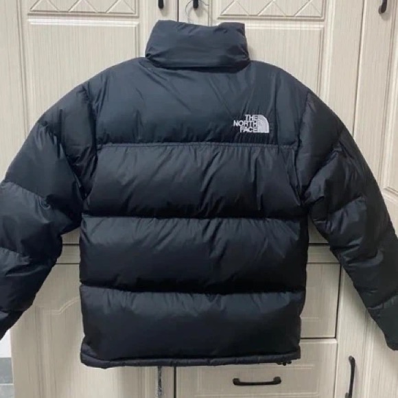 The North Face Black Puffer Jacket - Picture 5 of 6